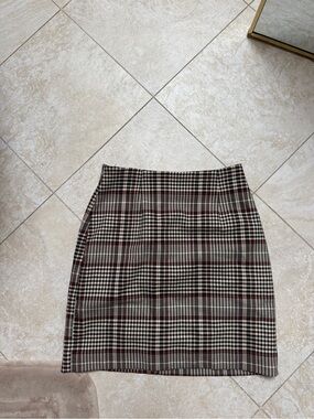H&M plaid skirt #plaid #preppy